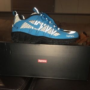 Supreme x Nike Humaras